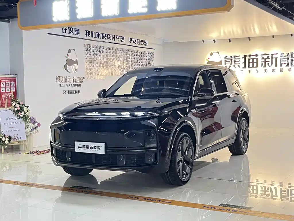 Li Auto Li L9 2025