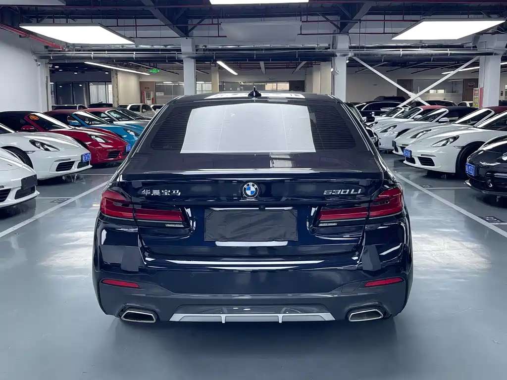 BMW 5 Series 2022 — фото 18