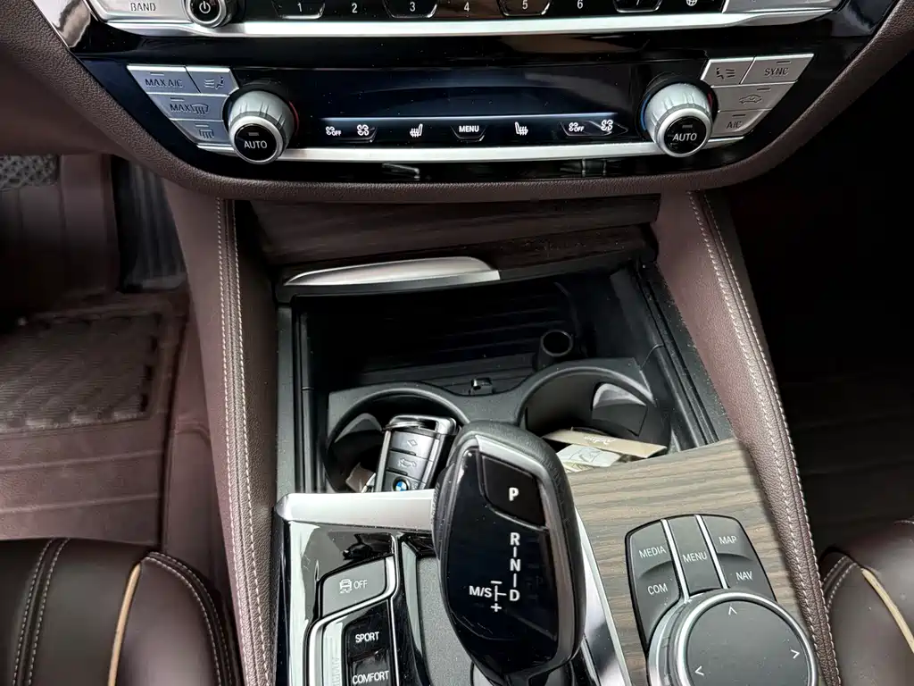 BMW 5 Series New Energy 2019 — фото 13