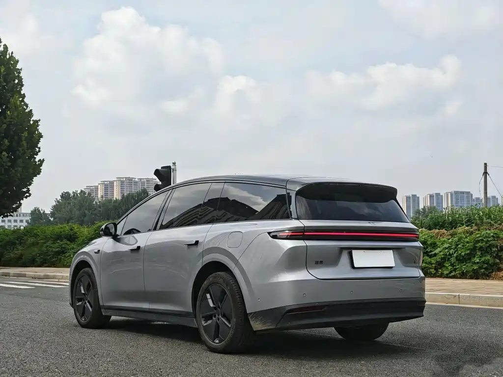 Li Auto i8 2025 — фото 10