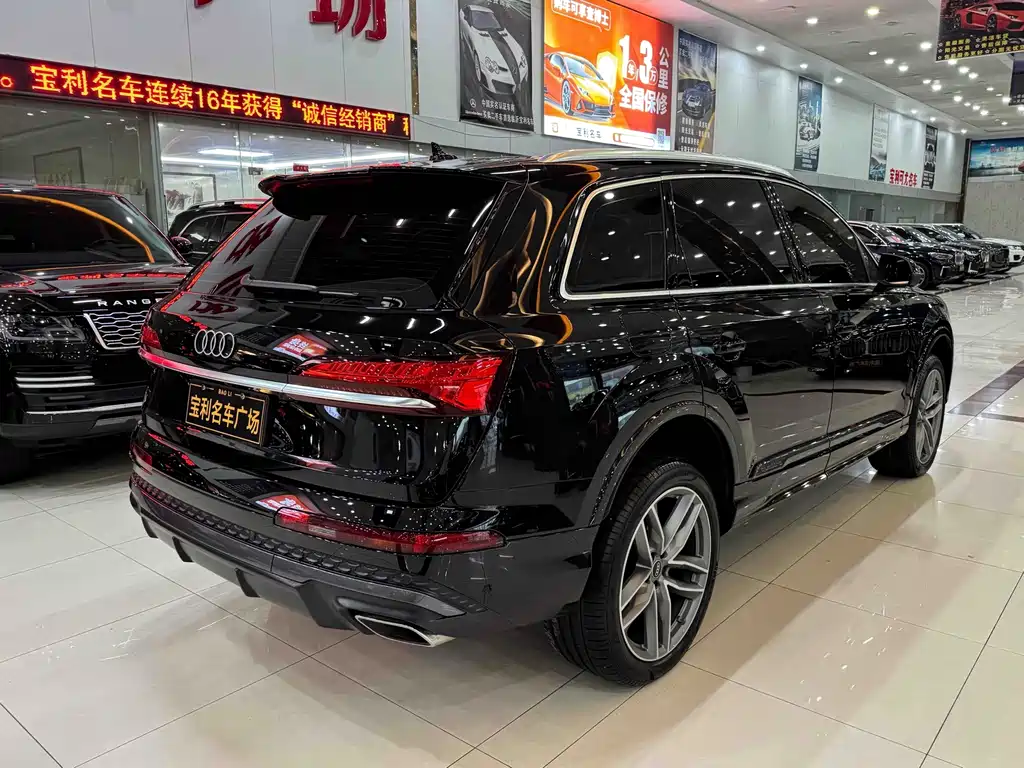Audi Q7 2025 — фото 12