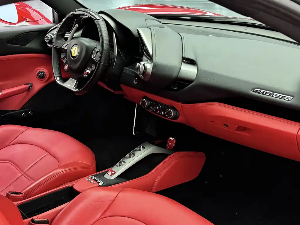Ferrari 488 2017 — фото 12
