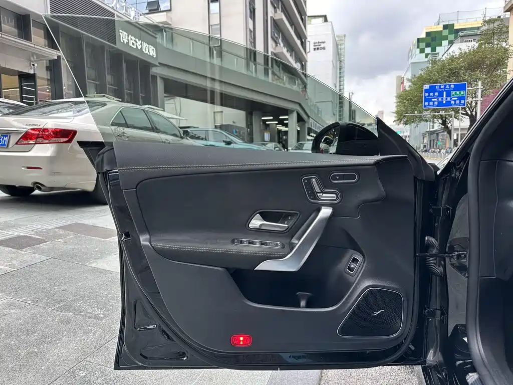 Mercedes-Benz Mercedes CLA AMG 2022 — фото 12