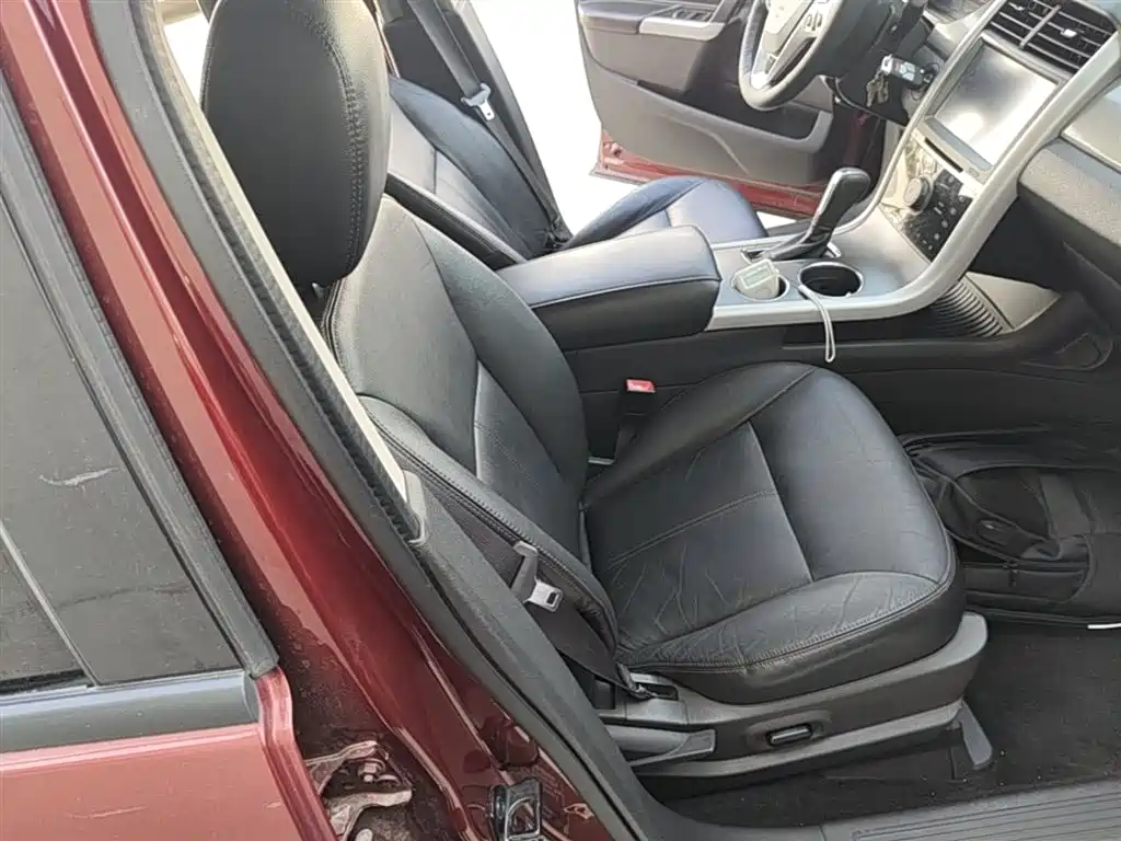 Ford Edge 2015 — фото 25