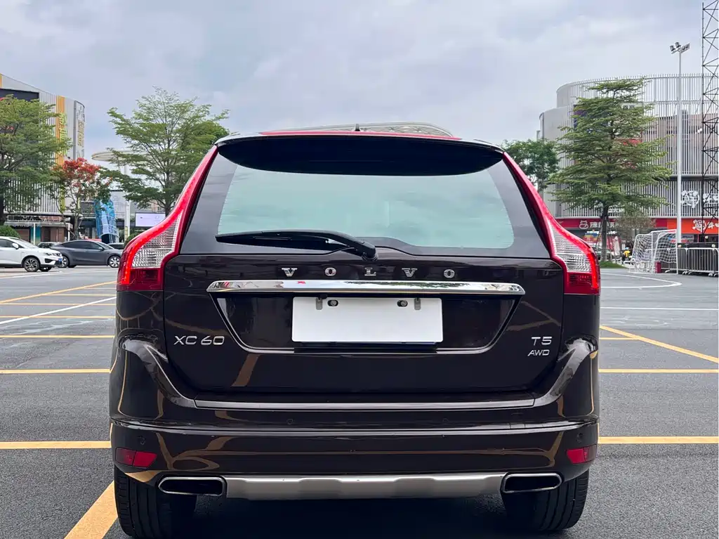 Volvo XC60 2017 — фото 5