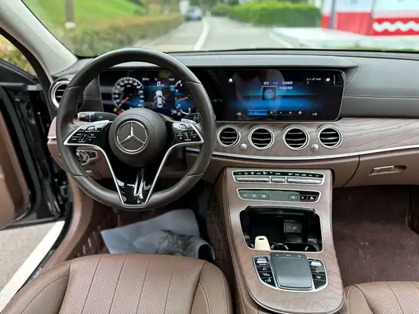 Mercedes-Benz E-Class 2023
