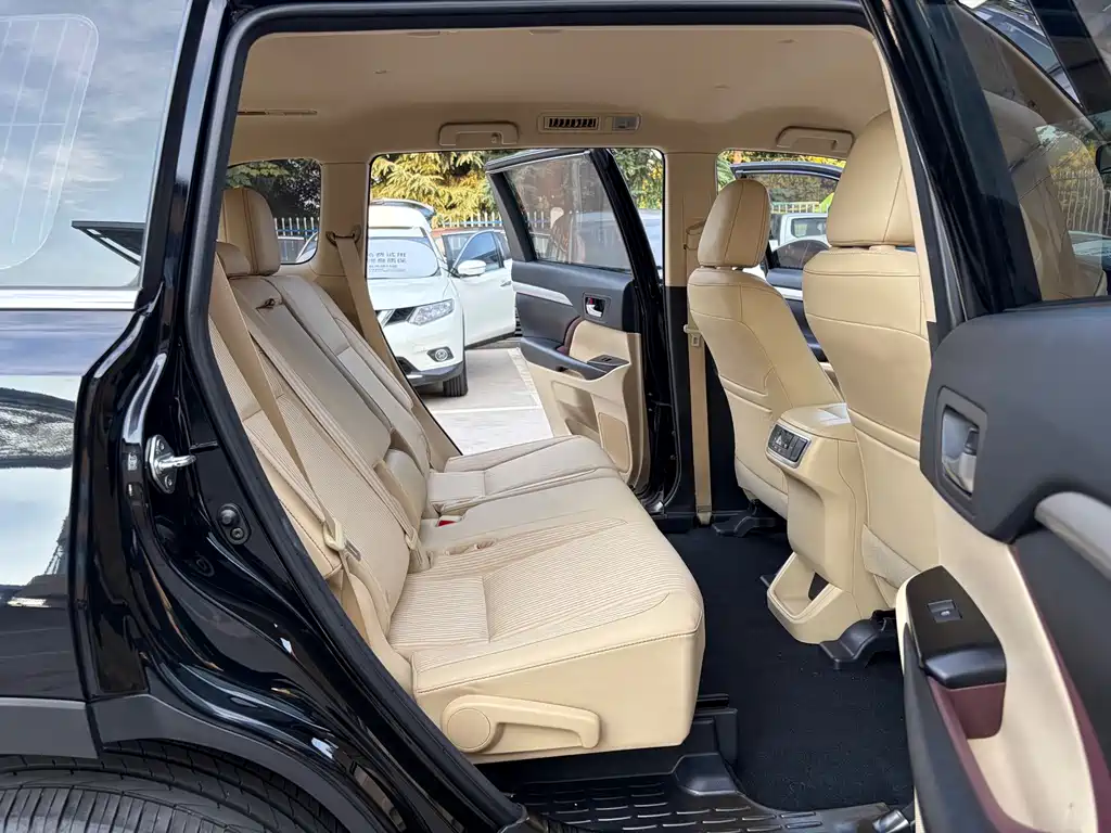 Toyota Highlander 2018 — фото 13