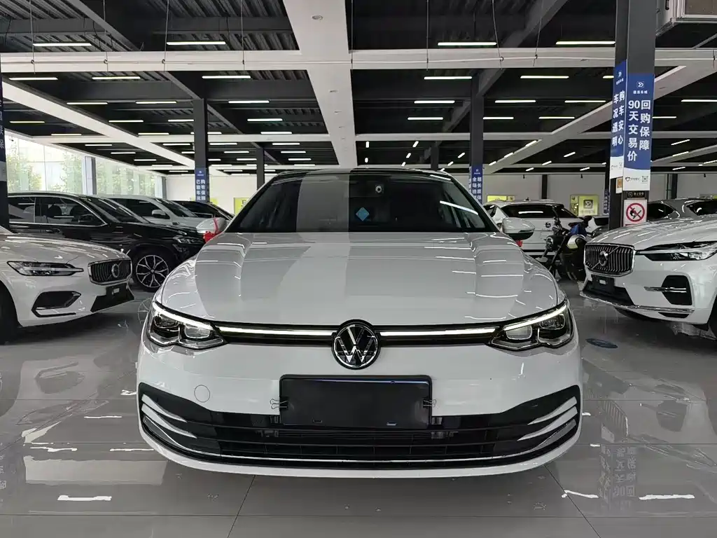 Volkswagen Golf 2024