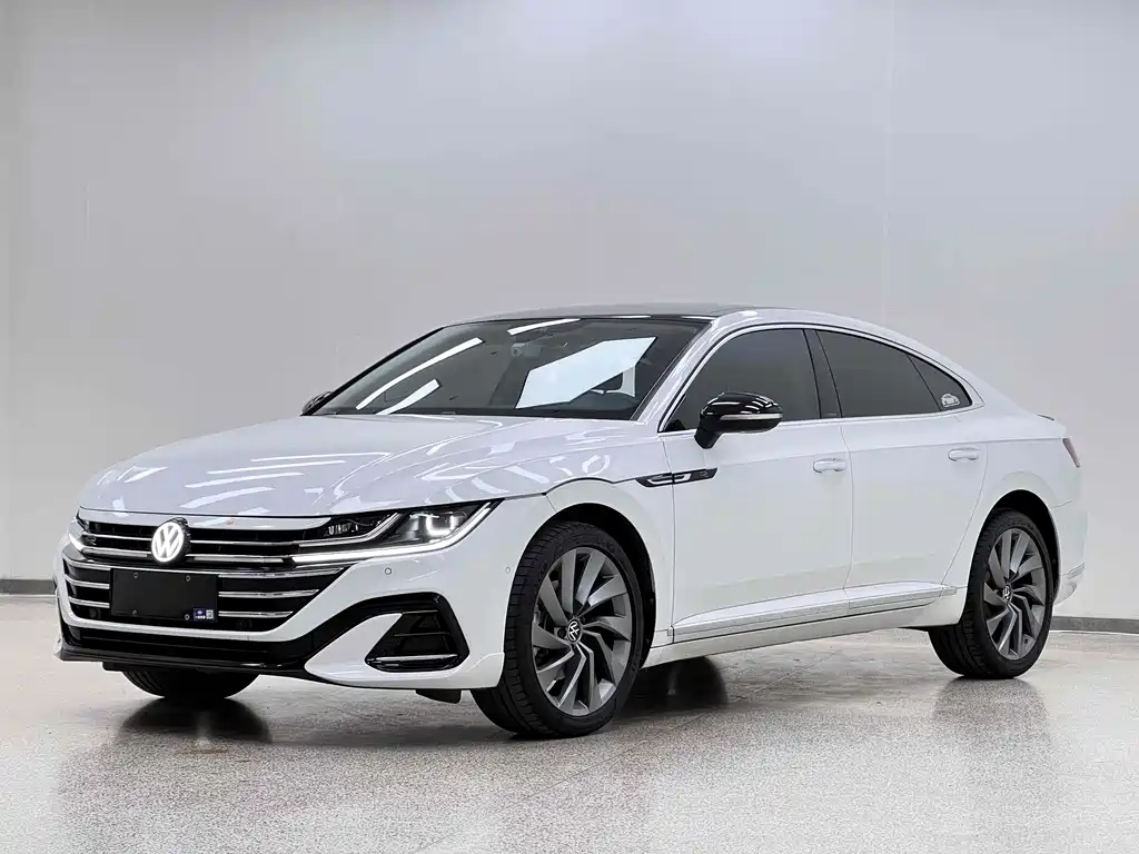 Volkswagen CC 2021 — фото 1