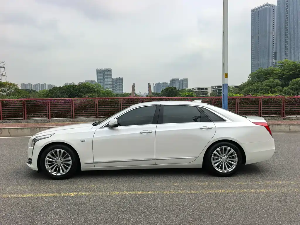 Cadillac CT6 2017 — фото 23