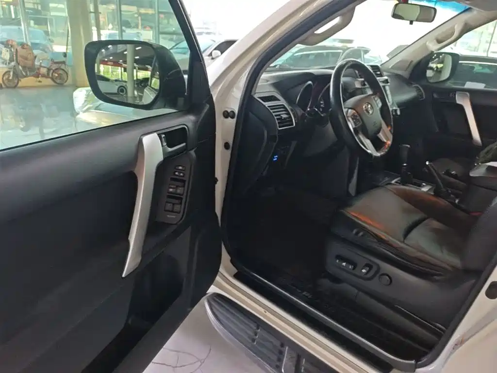 Toyota Prado 2017 — фото 16