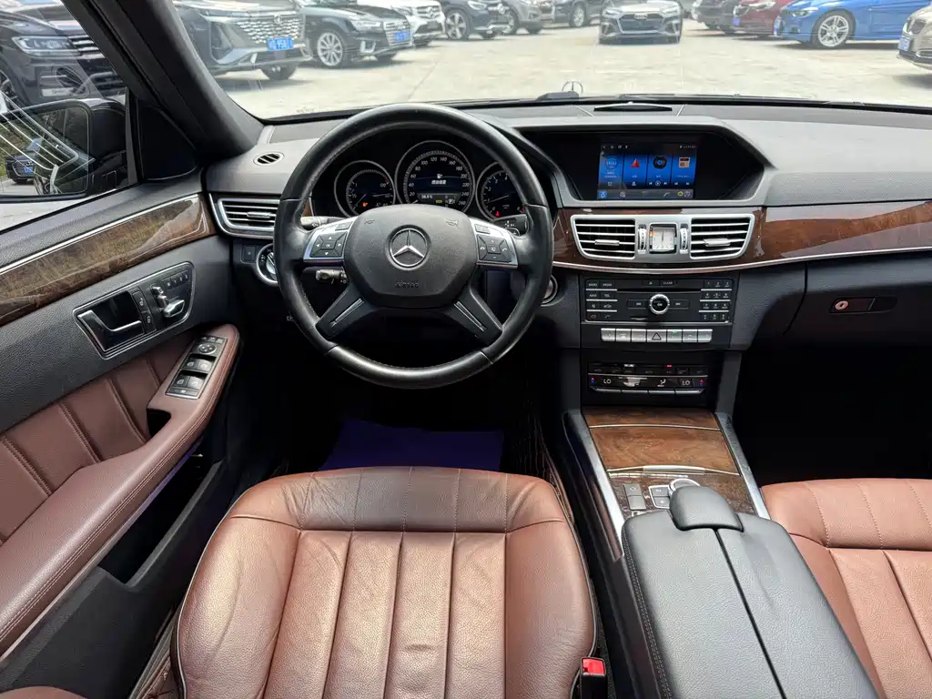 Mercedes-Benz E-Class 2015 — фото 27