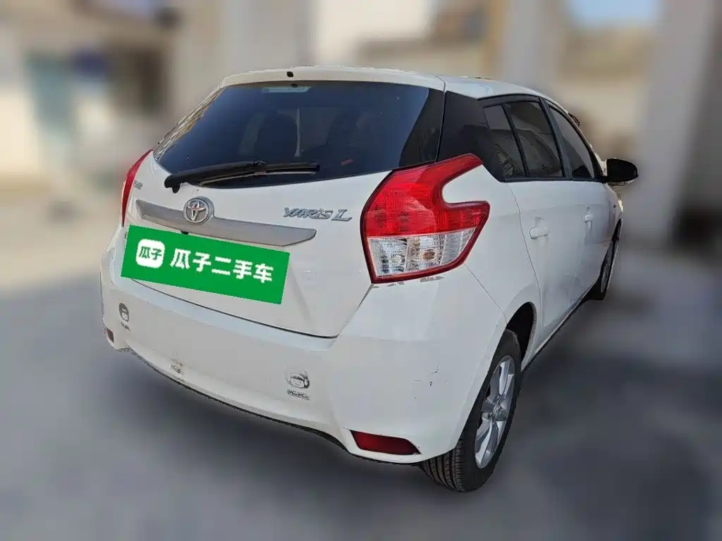 Toyota Yaris L 2014