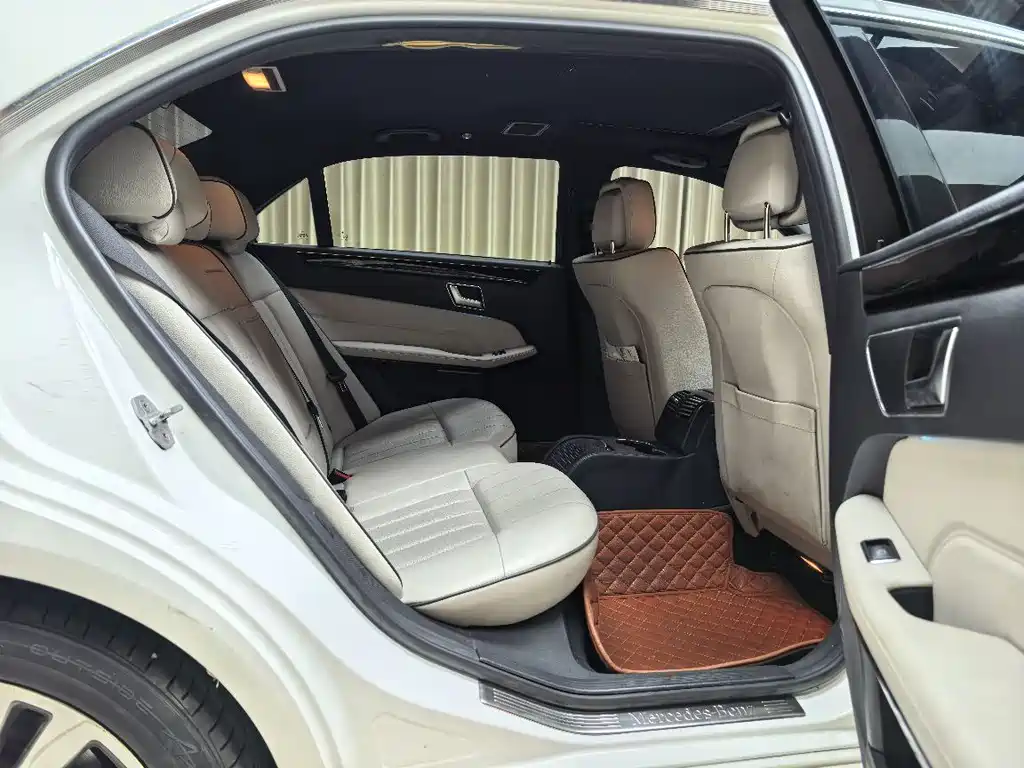 Mercedes-Benz E-Class 2015 — фото 9
