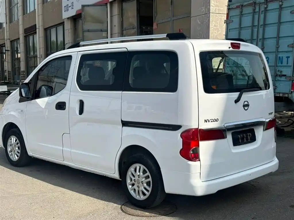 Nissan NV200 2012 — фото 9