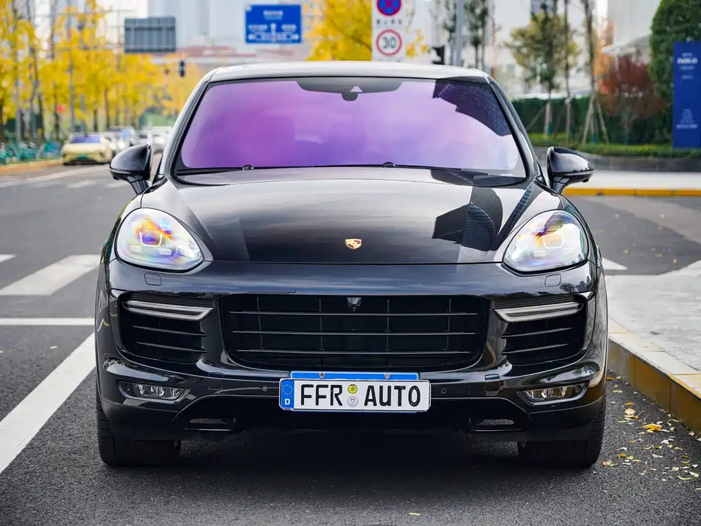 Porsche Cayenne 2017 — фото 58