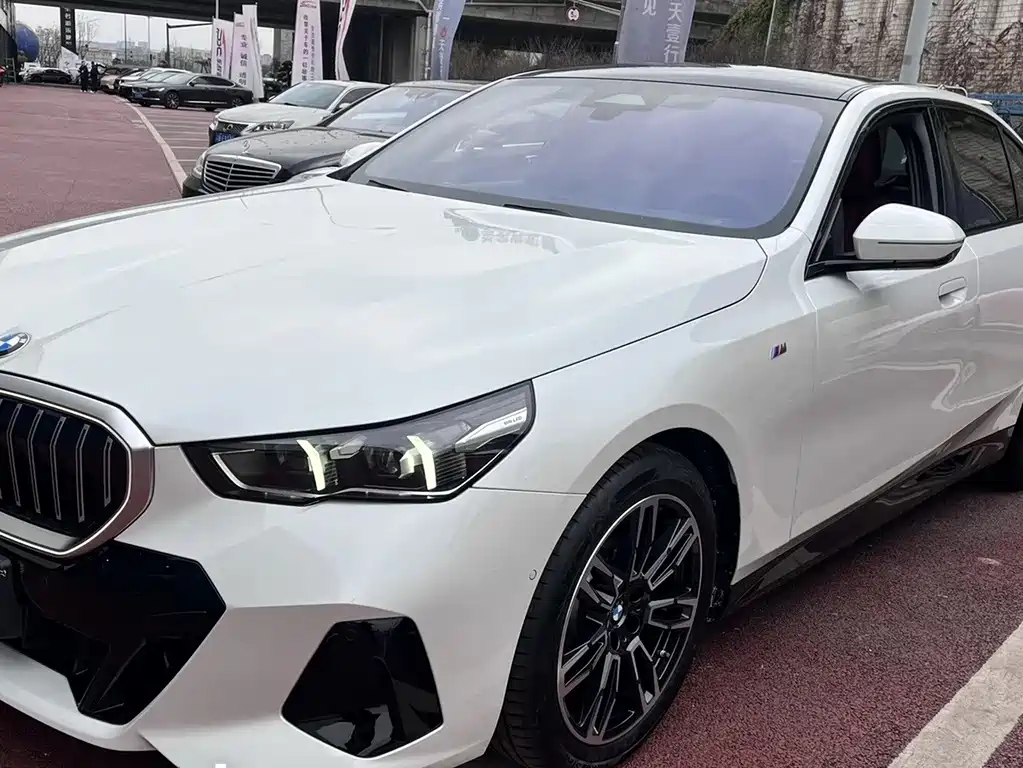BMW 5 Series 2025