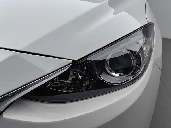 Mazda 3 Axela 2016