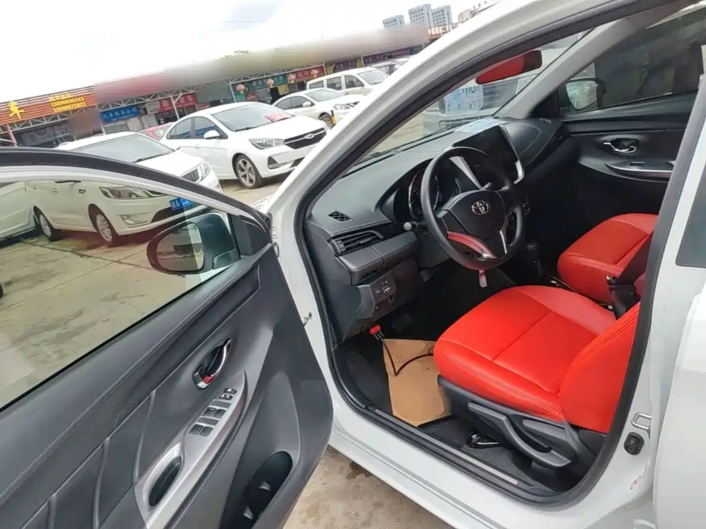 Toyota Yaris L 2018 — фото 16