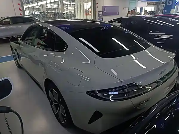 Xiaomi SU7 2025