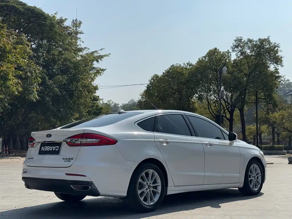 Ford Mondeo 2020 — фото 16