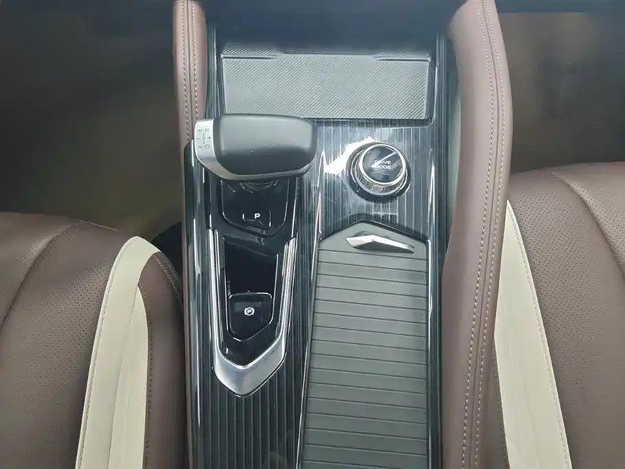 Geely Xingyue L 2024 — фото 16