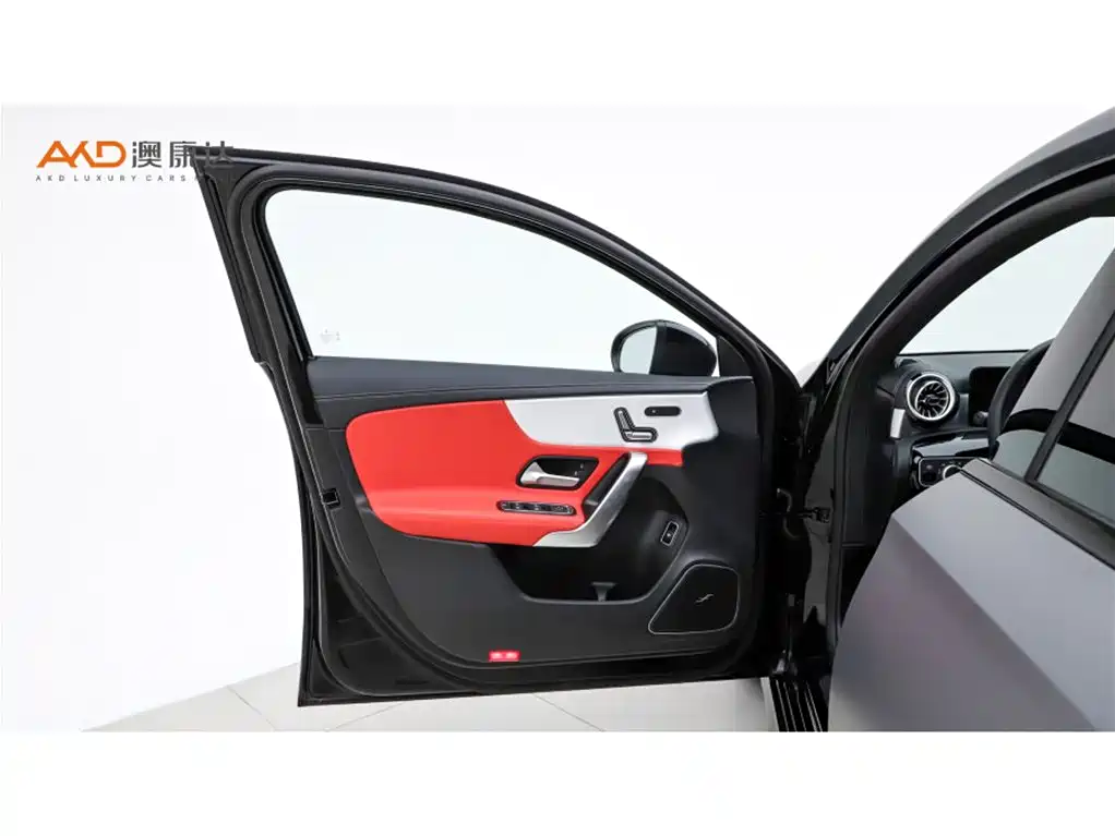 Mercedes-Benz A-Class AMG 2025 — фото 10