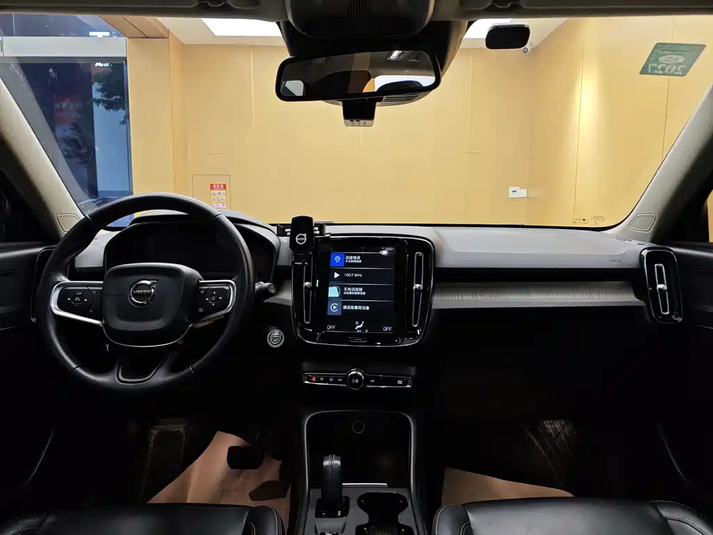 Volvo XC40 2019 — фото 20