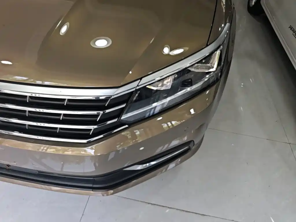 Volkswagen Passat 2017 — фото 24