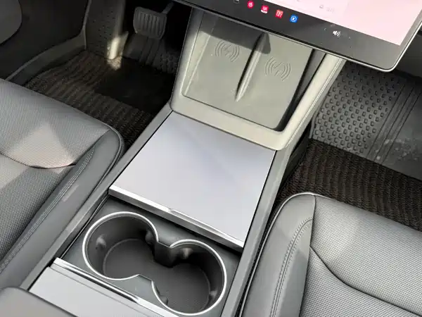 Tesla Model 3 2025