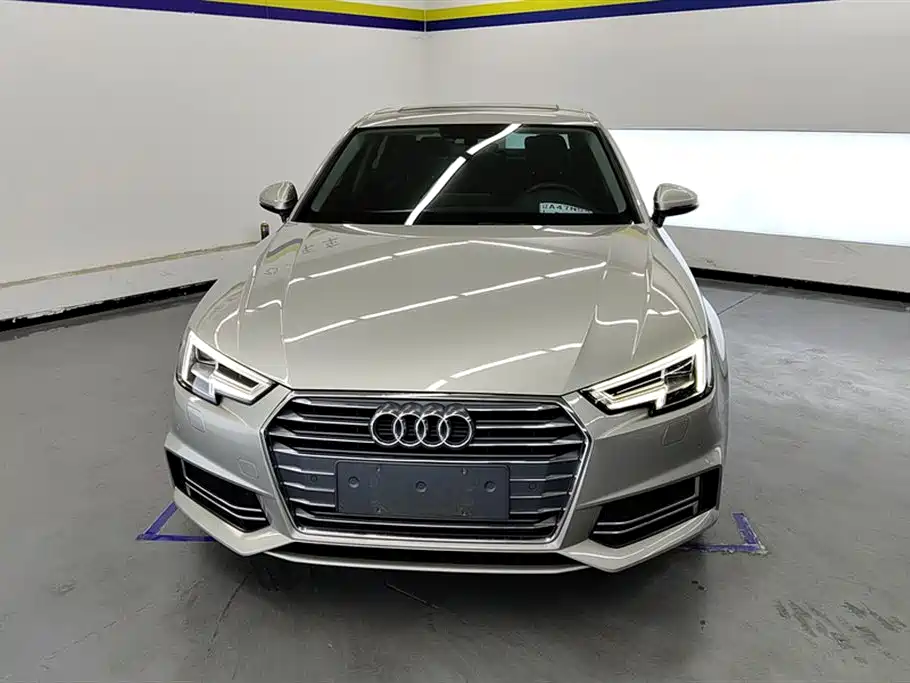 Audi A4L 2018