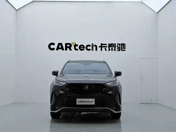 Toyota Crown Kluger 2022