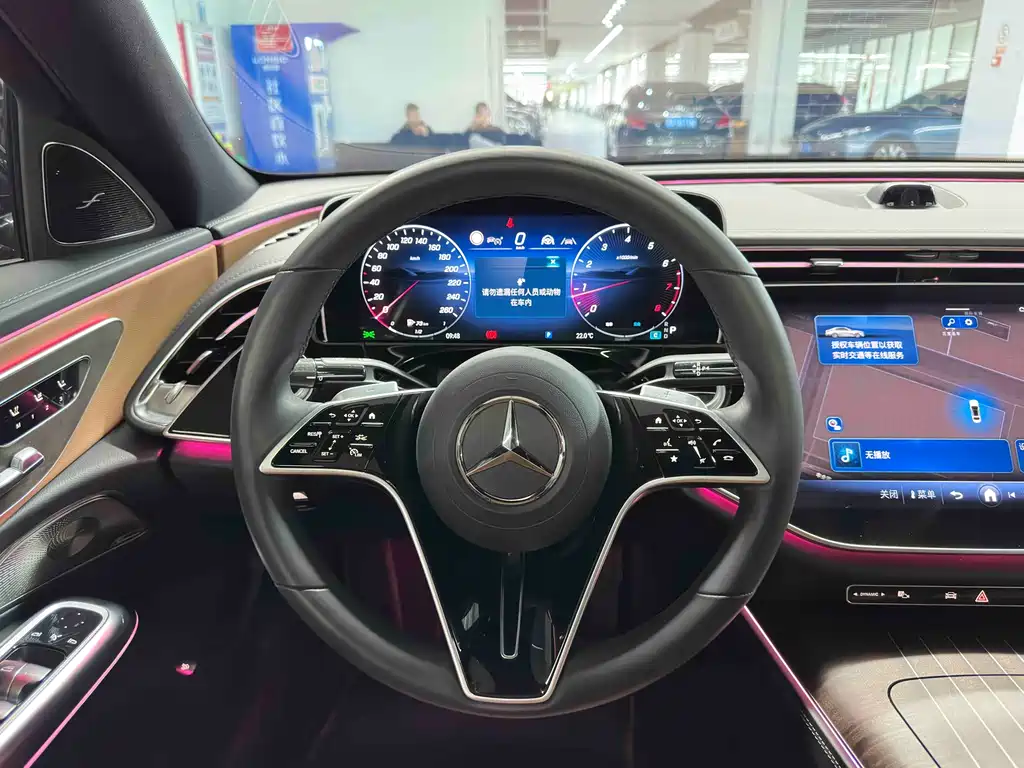 Mercedes-Benz E-Class 2025 — фото 13