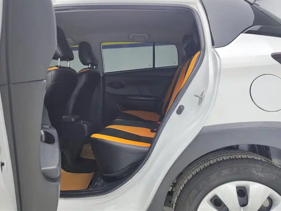 Toyota Yaris L 2021 — фото 11