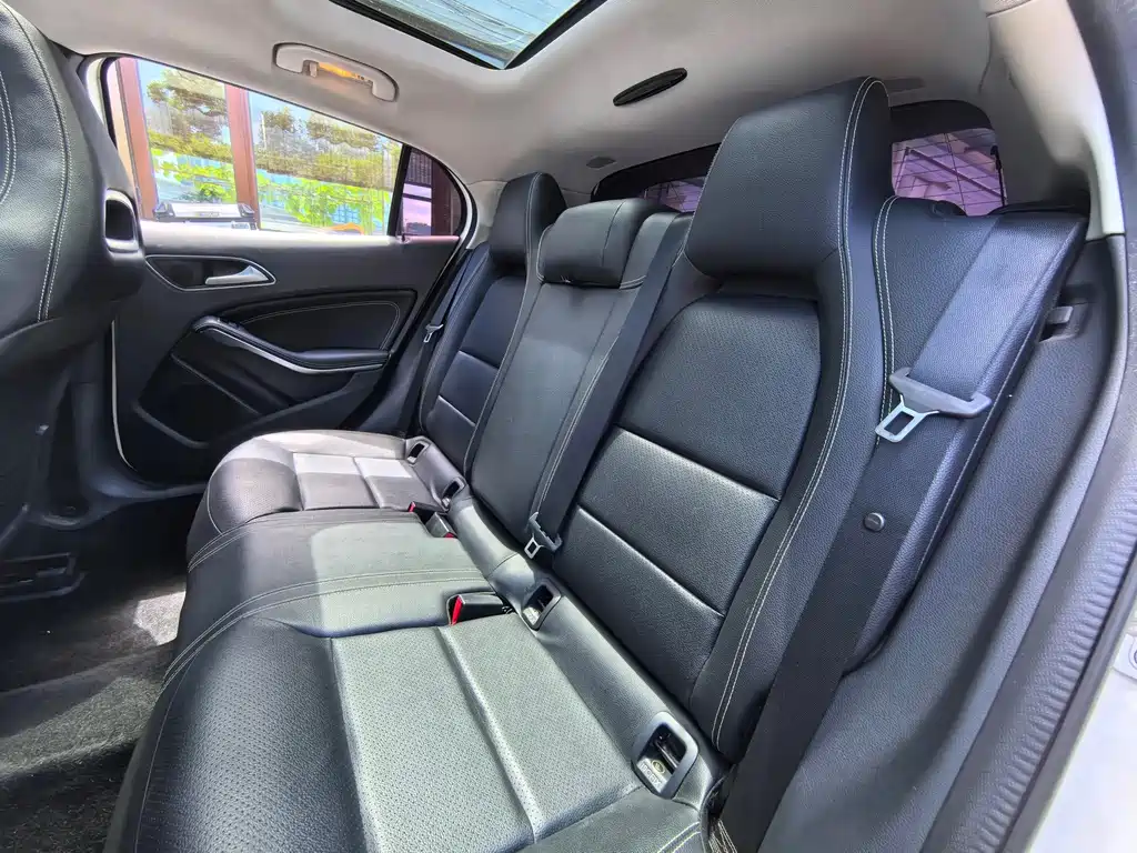 Mercedes-Benz GLA 2015 — фото 14