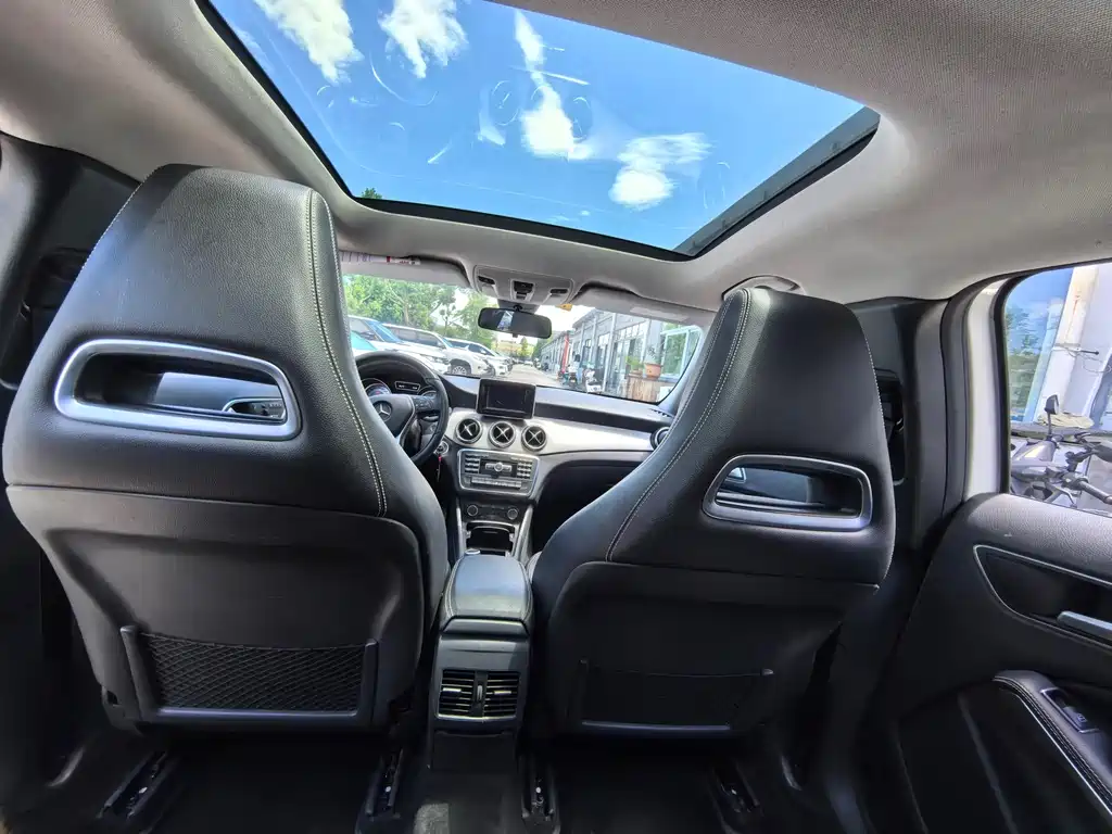 Mercedes-Benz GLA 2015