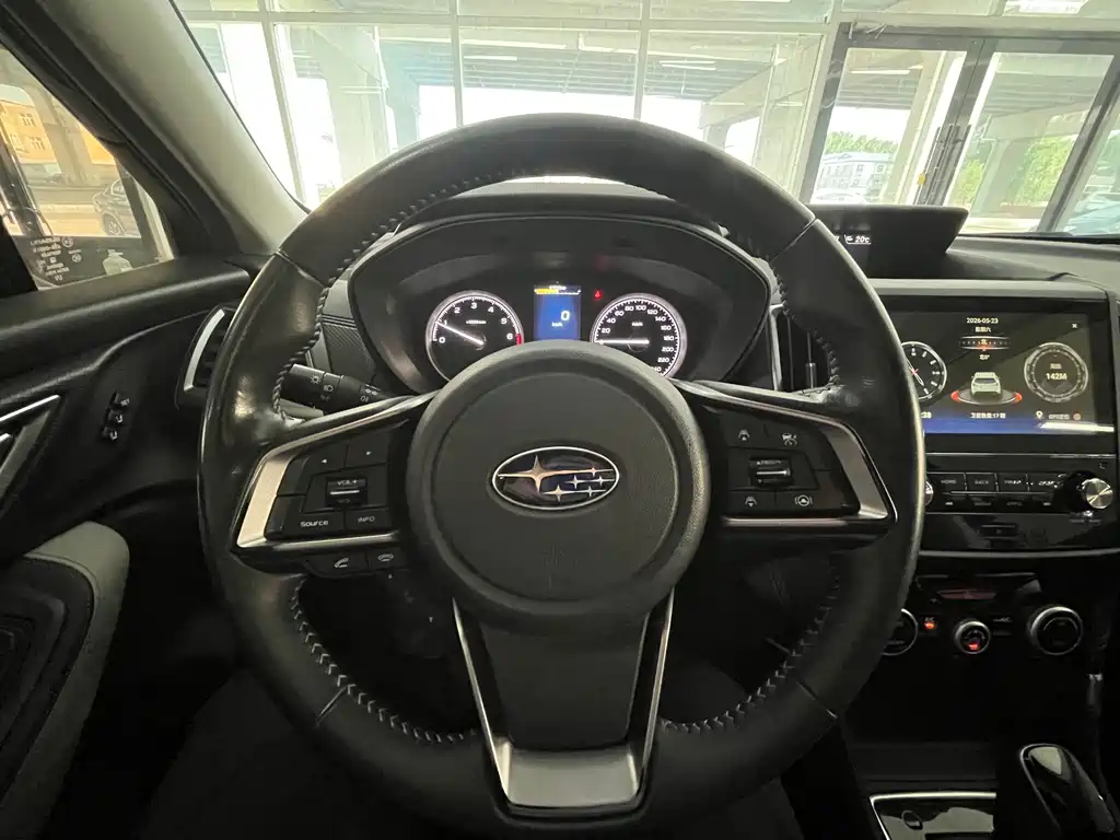 Subaru Forester 2023 — фото 16
