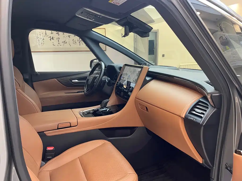 Toyota Vellfire 2024 — фото 10