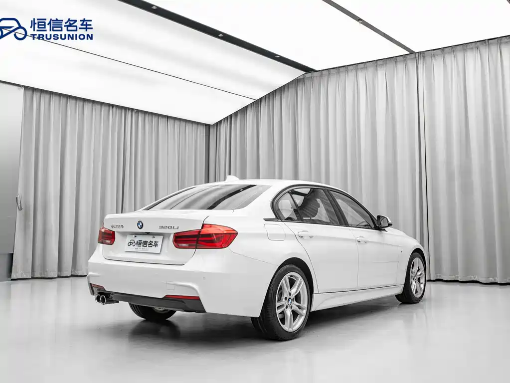 BMW 3 Series 2018 — фото 4