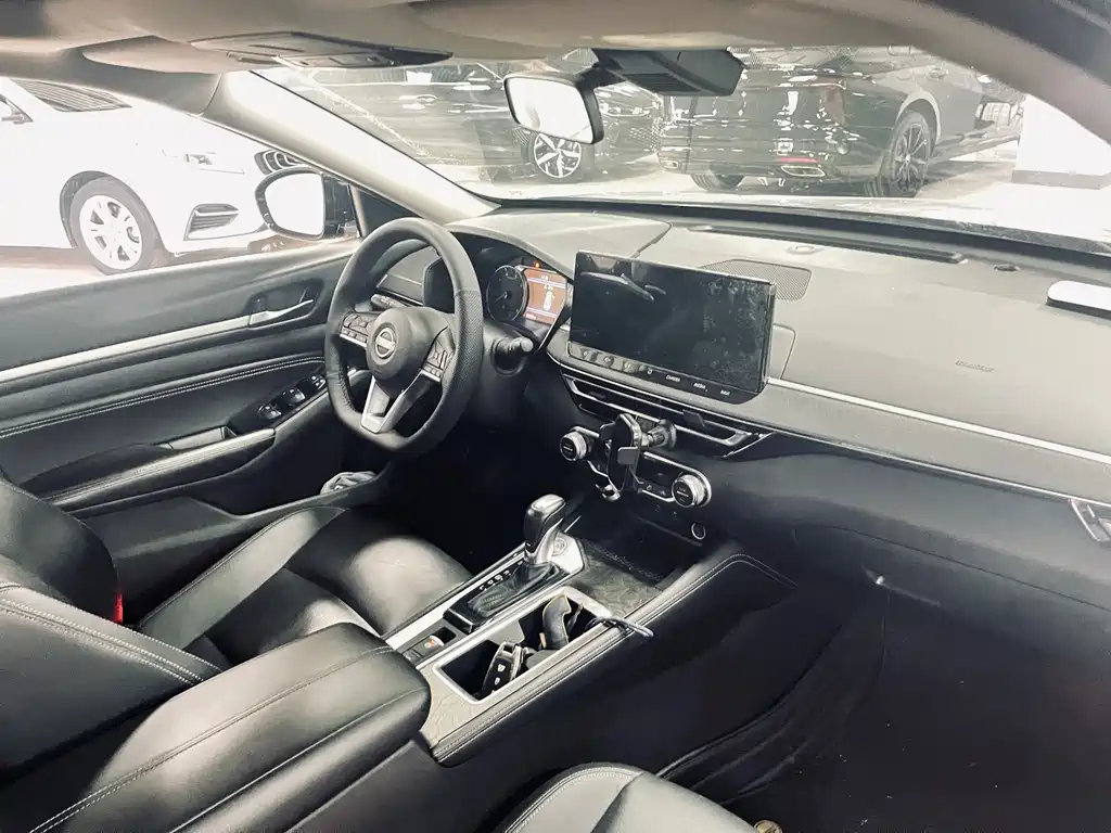 Nissan Teana 2023