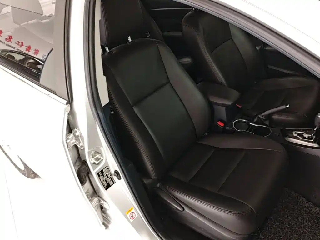 Toyota Corolla 2015 — фото 25