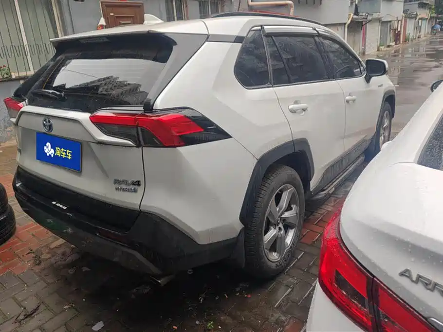 Toyota RAV4 2021