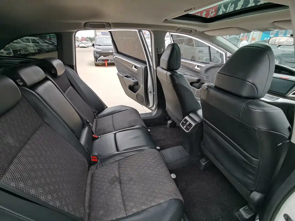 Honda Jade 2017 — фото 13