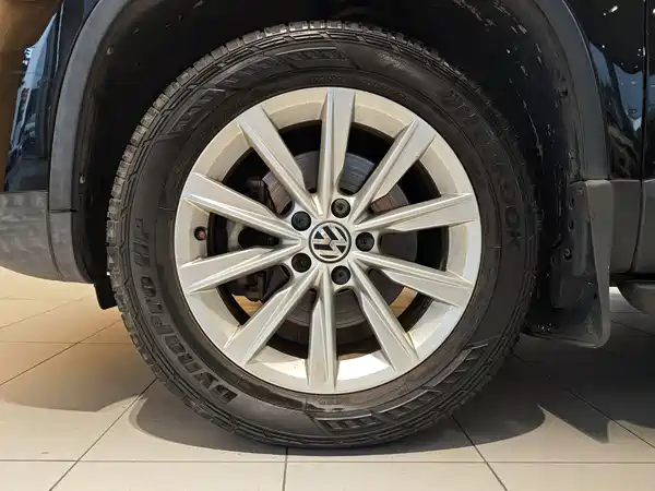 Volkswagen Tiguan 2015