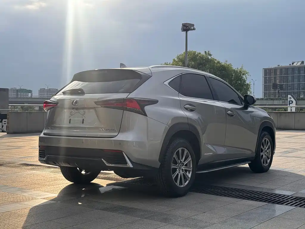 Lexus NX 2021 — фото 5
