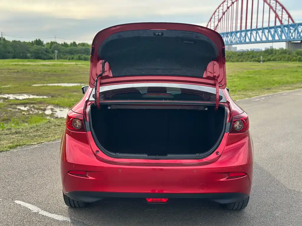 Mazda 3 Axela 2015 — фото 17