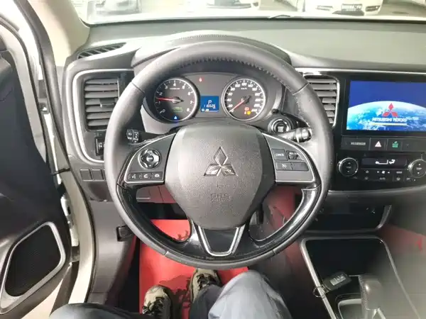 Mitsubishi Outlander 2018