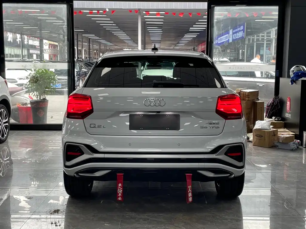 Audi Q2L 2023 — фото 15