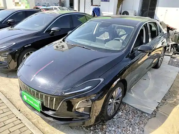 Hongqi E-QM5 2022