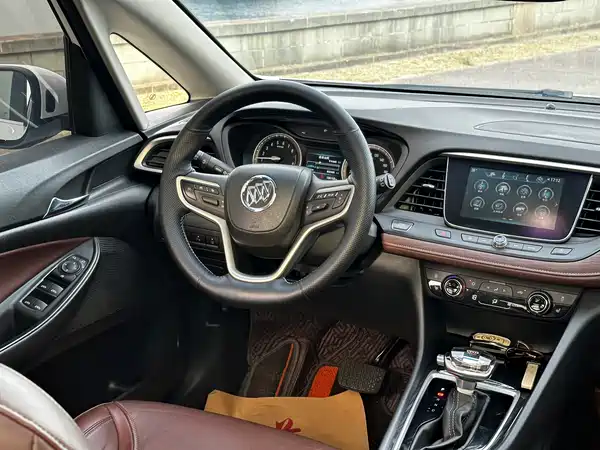 Buick GL6 2019